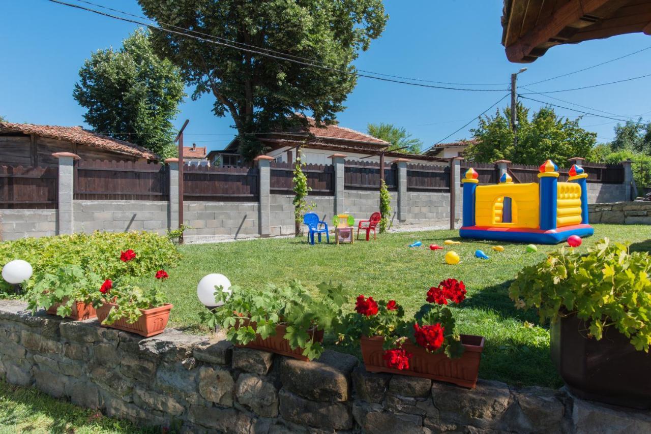 Къща За Гости Роден Край Elena Exterior photo
